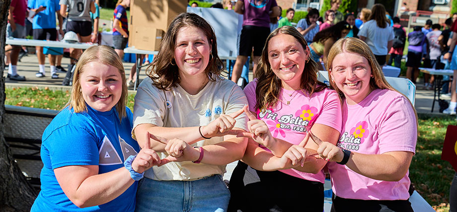 Members of Delta Delta Delta.