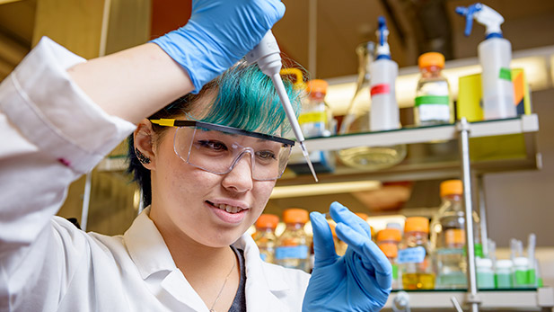 Madeleine Pasco working with samples in the laboratory