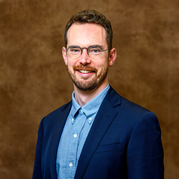 Profile photo of Chris Olinger